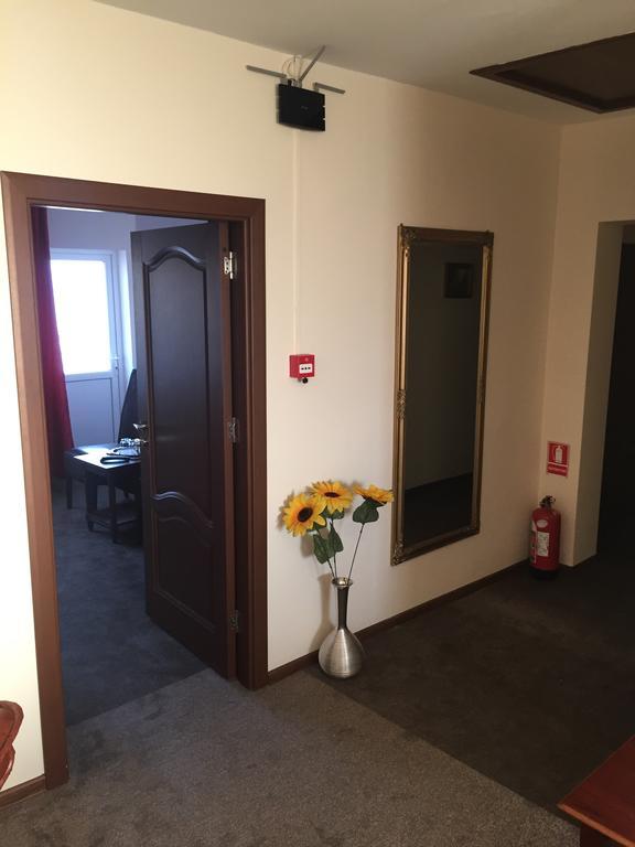 Pensiunea Flora Piatra Neamţ Eksteriør billede